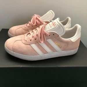 peach color shoes adidas